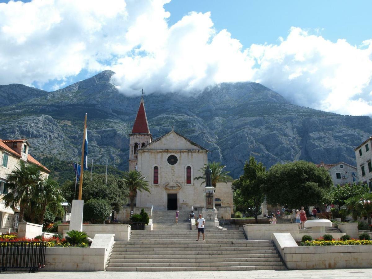 Apartments And Room Nevenka Makarska Exterior photo