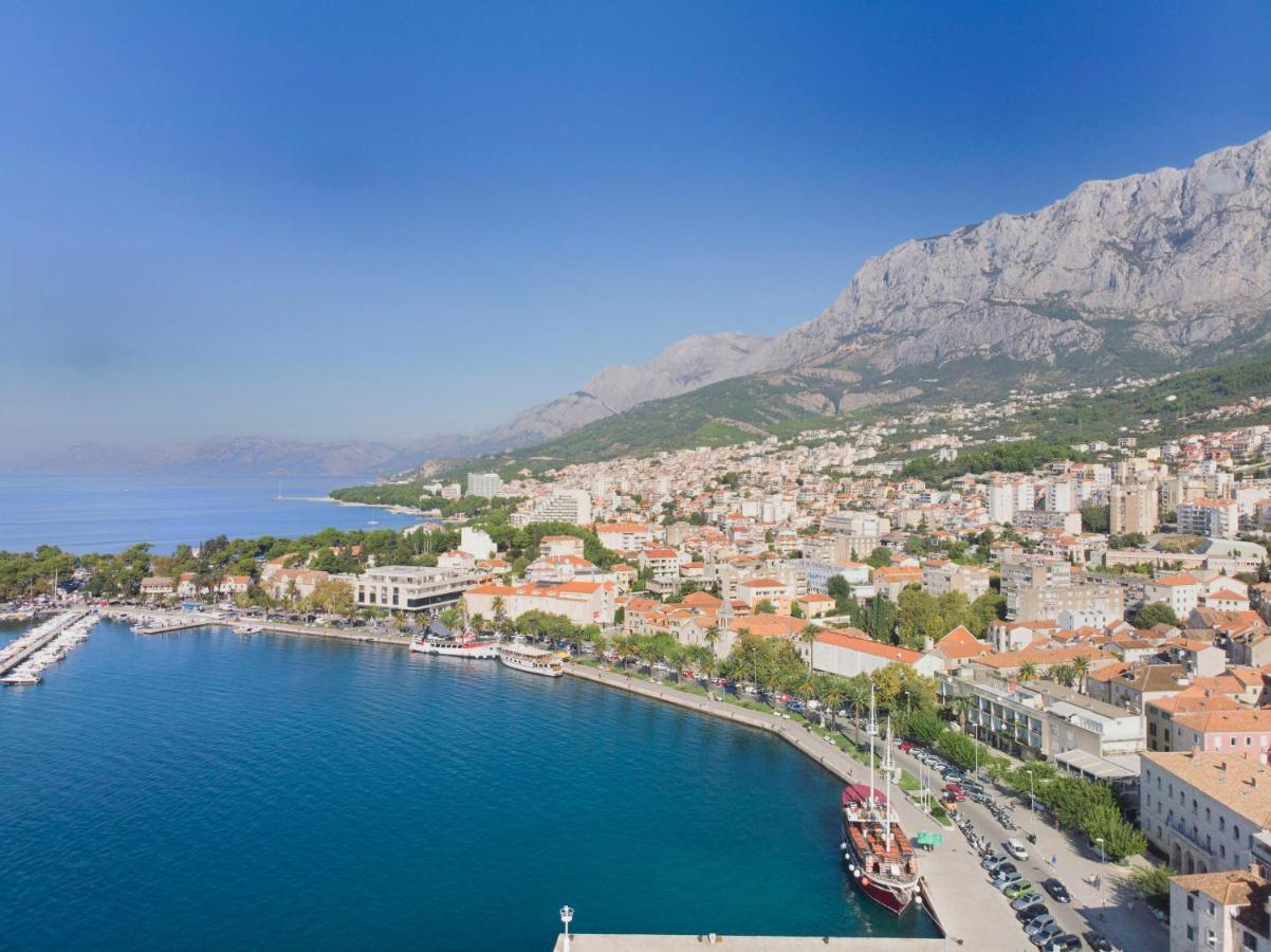 Apartments And Room Nevenka Makarska Exterior photo